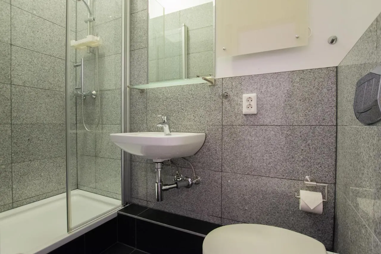 Raj Living - 1 Or 3 Room Apartments - 20 Min Messe Dus And Old Town Dus Düsseldorf