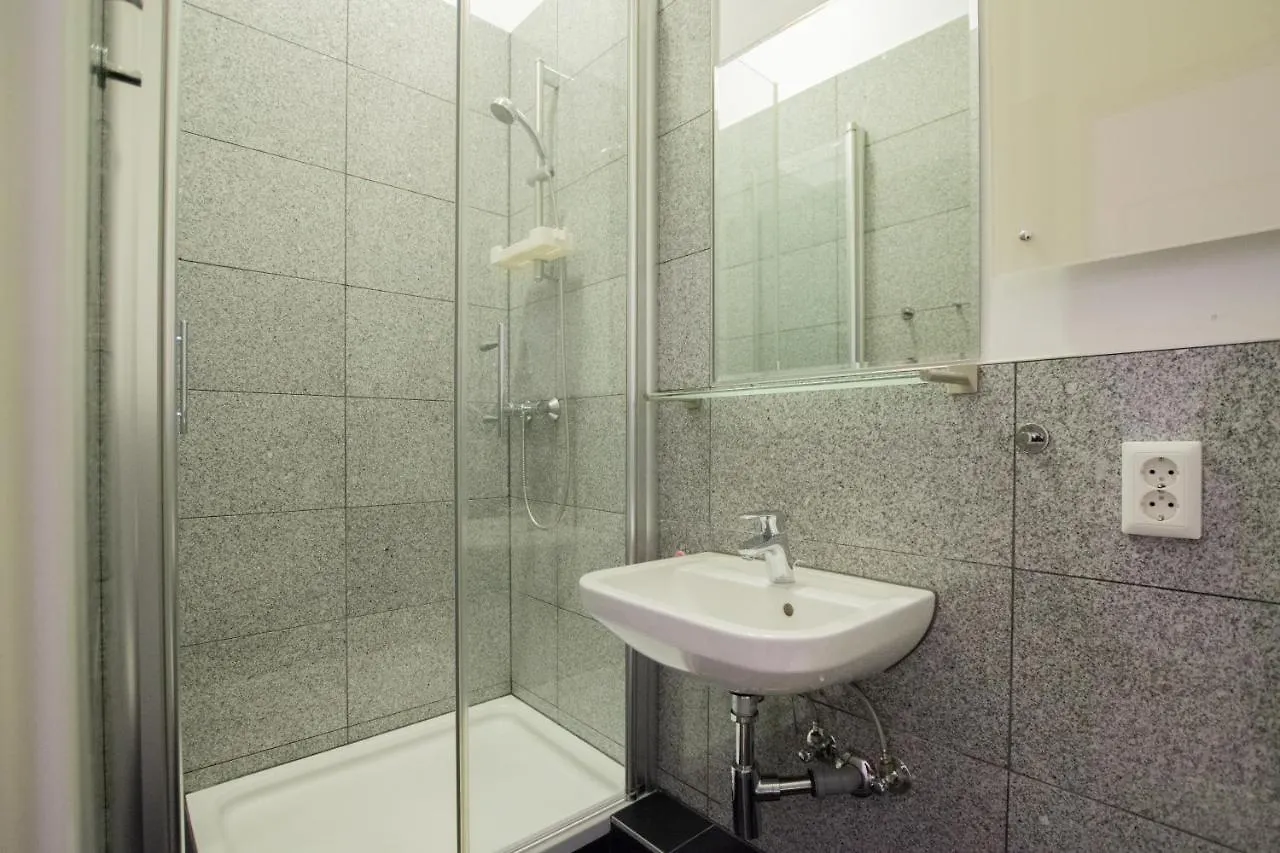 Raj Living - 1 Or 3 Room Apartments - 20 Min Messe Dus And Old Town Dus Düsseldorf