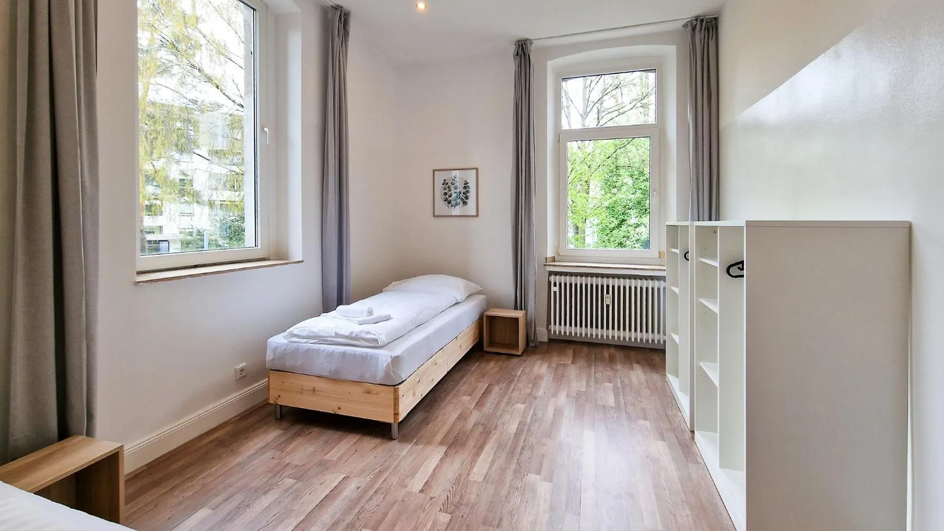 Raj Living - 1 Or 3 Room Apartments - 20 Min Messe Dus And Old Town Dus Düsseldorf 0*,  Alemania